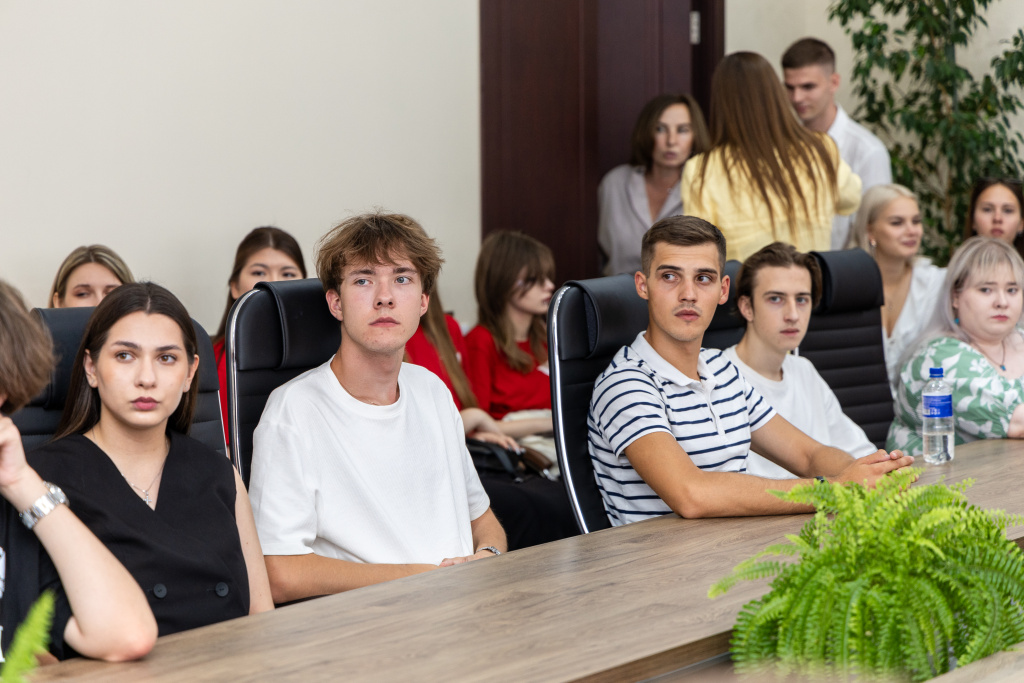 Представители АО «РТ-Техприемка» поощрили студентов ВолГУ
