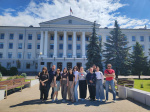 Студенты-геологи проходят полевую практику в Псковской области.