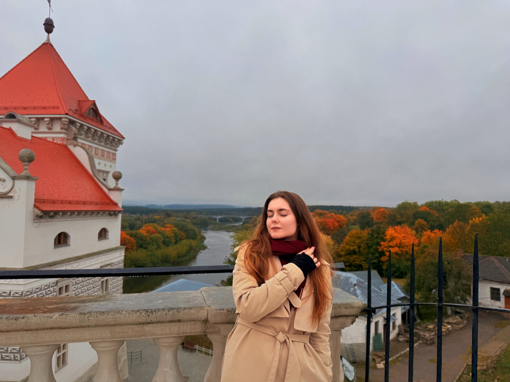 MEITU_20251013_002600813 (1) (1).jpg