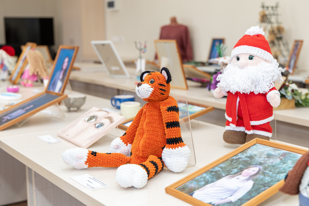 Женский мир